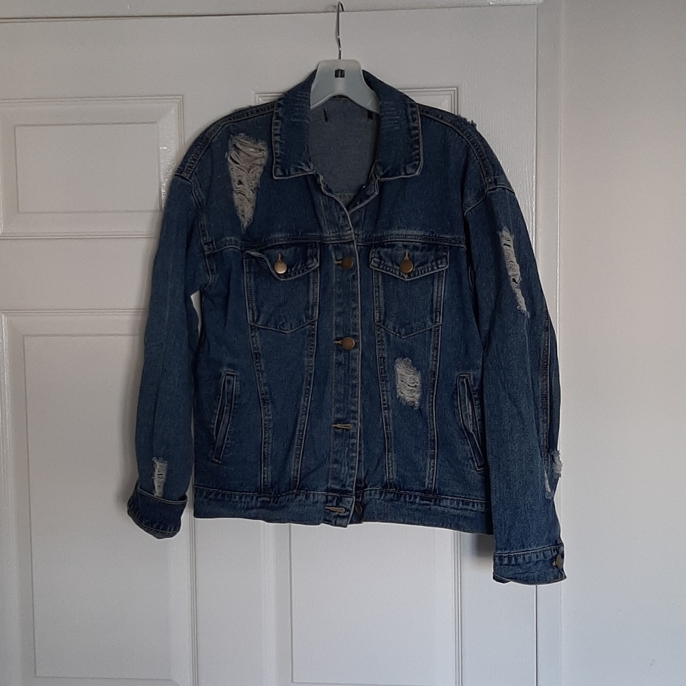Denim jacket grunge style